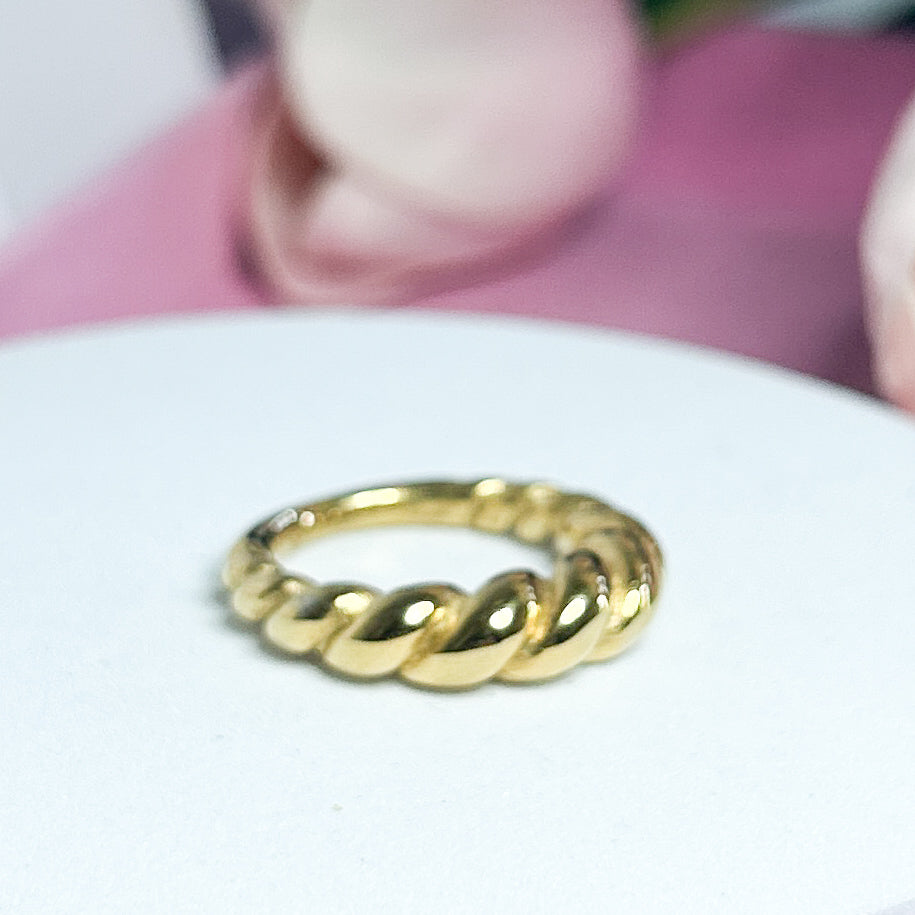 Croissant Ring