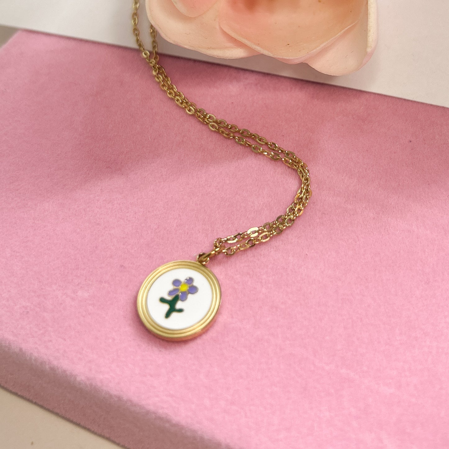 Violeta Flower Necklace