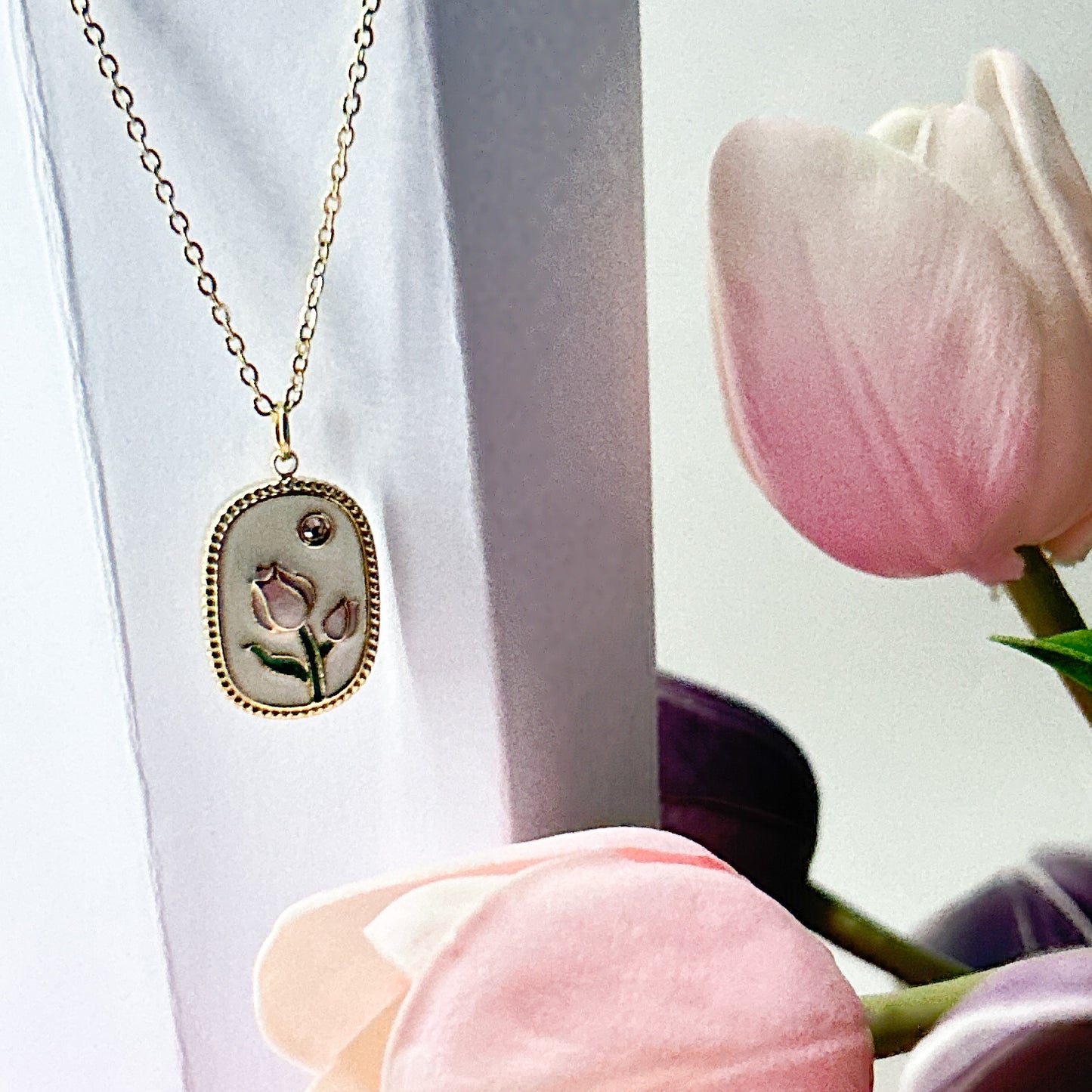 Rose Tulip Necklace