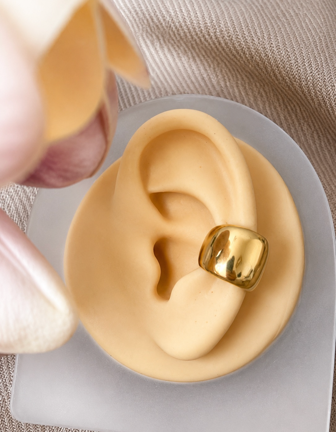 Aura Ear Cuff