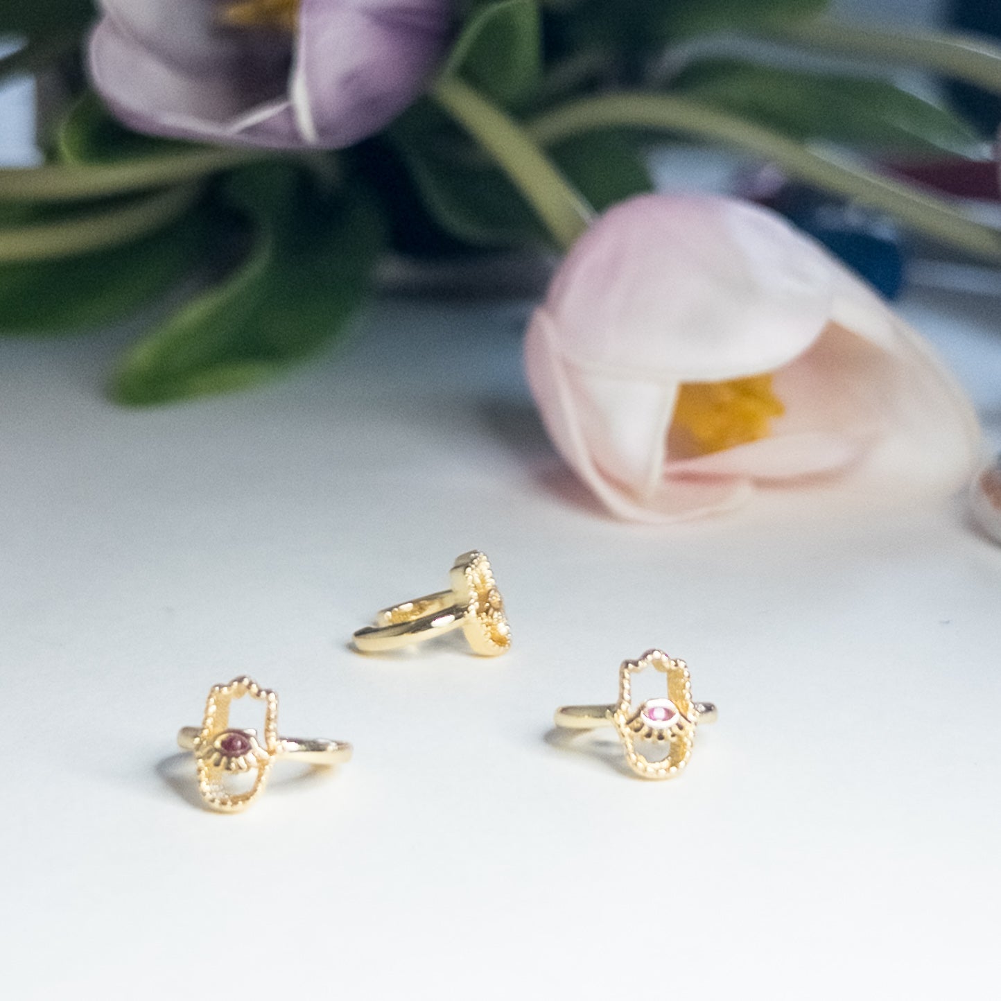 Hamsa Mini Cuff – Protección con Brillo